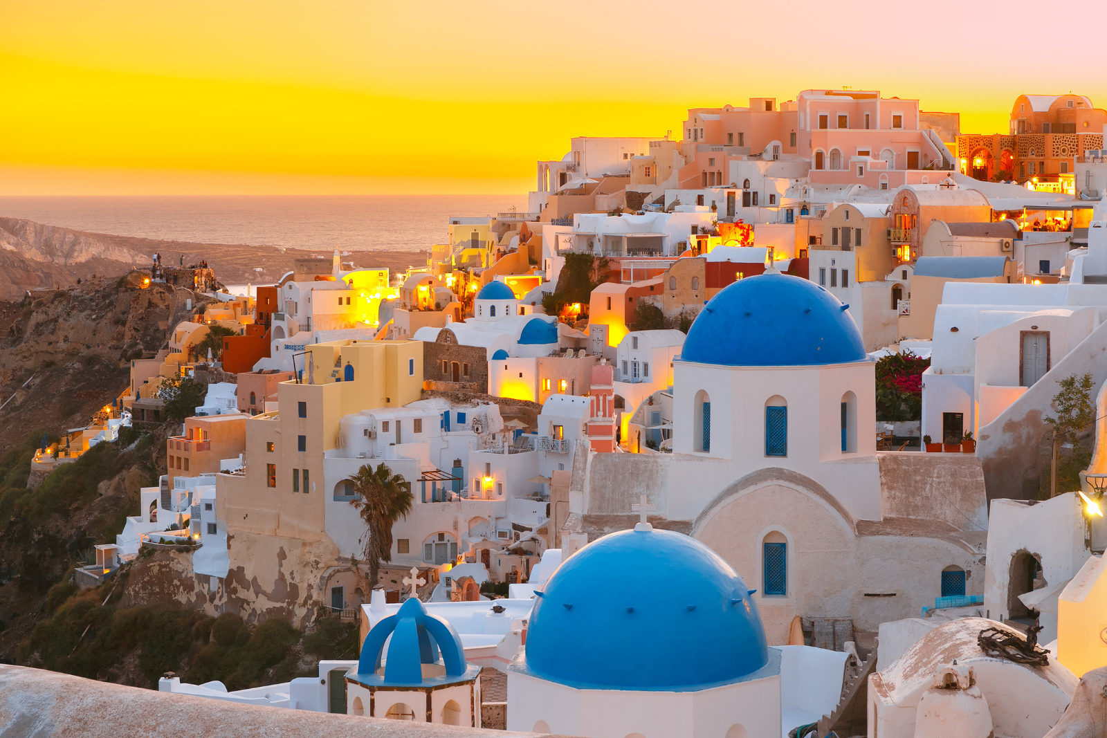 Santorini ao pôr do sol — experiência de viagem premium